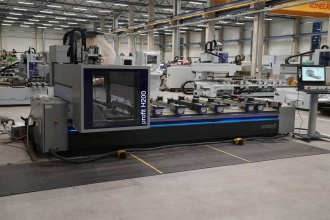 Tìm hiểu sự khác biệt giữa máy CNC 4 trục và 5 trục